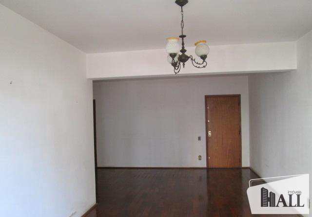 Apartamento à venda com 3 quartos, 145m² - Foto 1