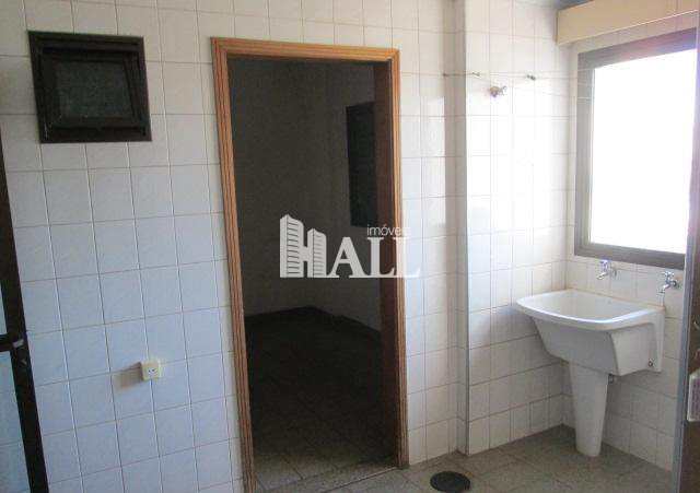 Apartamento à venda com 3 quartos, 145m² - Foto 4