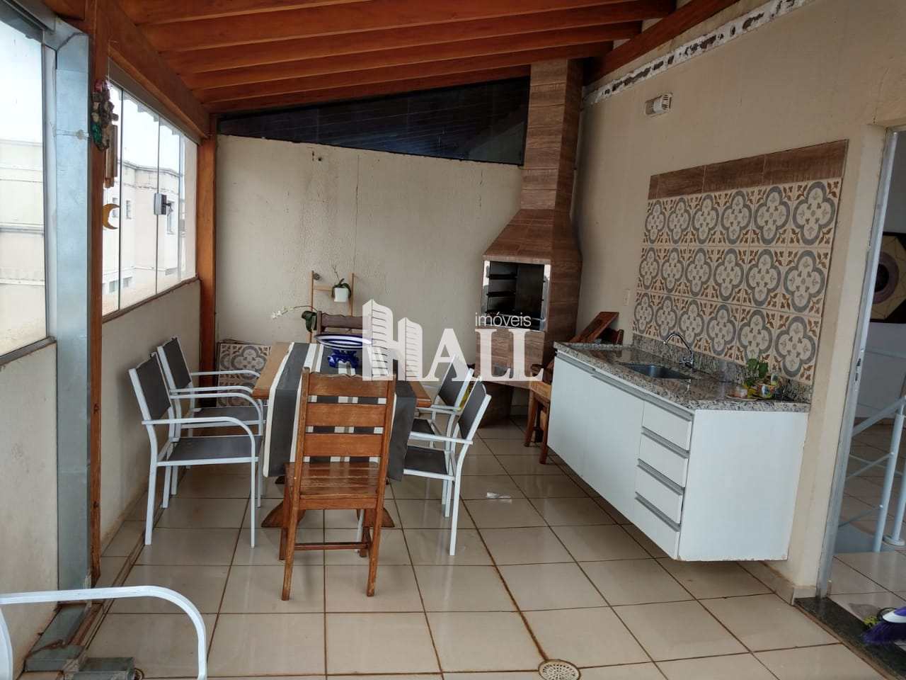 Apartamento à venda com 2 quartos, 142m² - Foto 1