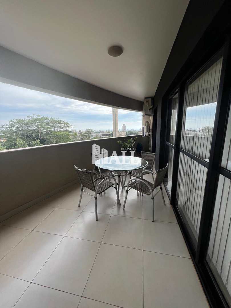 Apartamento à venda com 3 quartos, 158m² - Foto 1