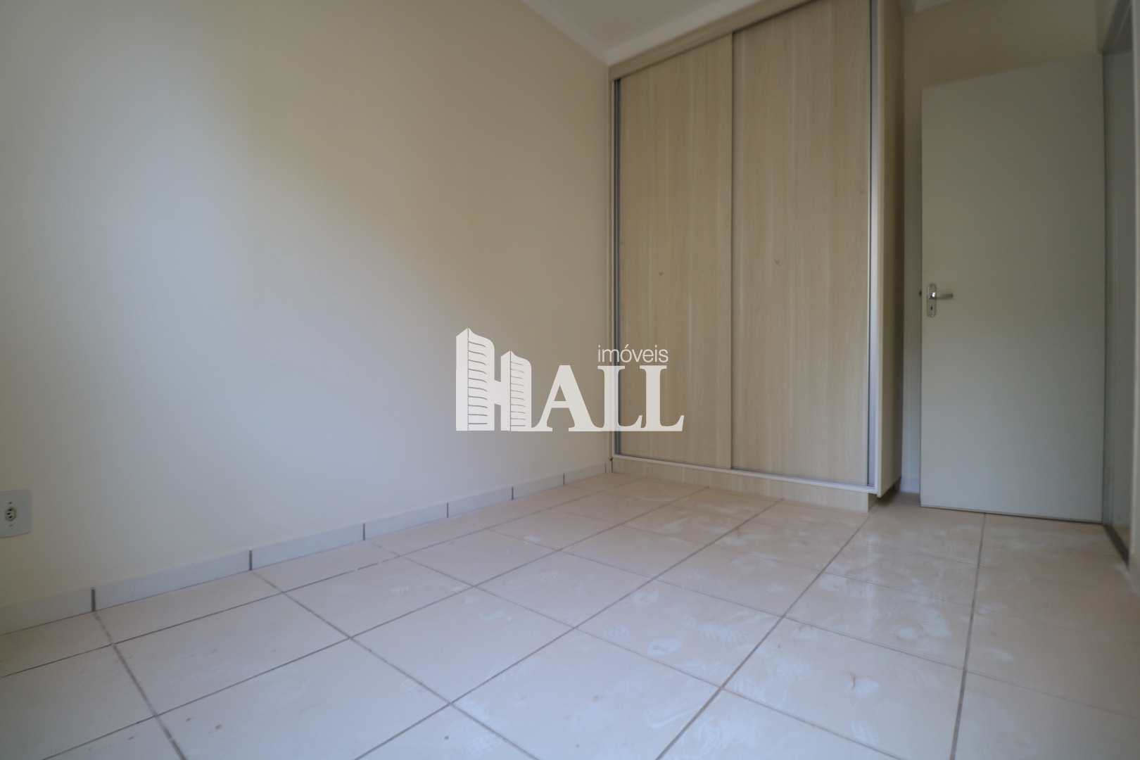 Apartamento à venda com 3 quartos, 77m² - Foto 4