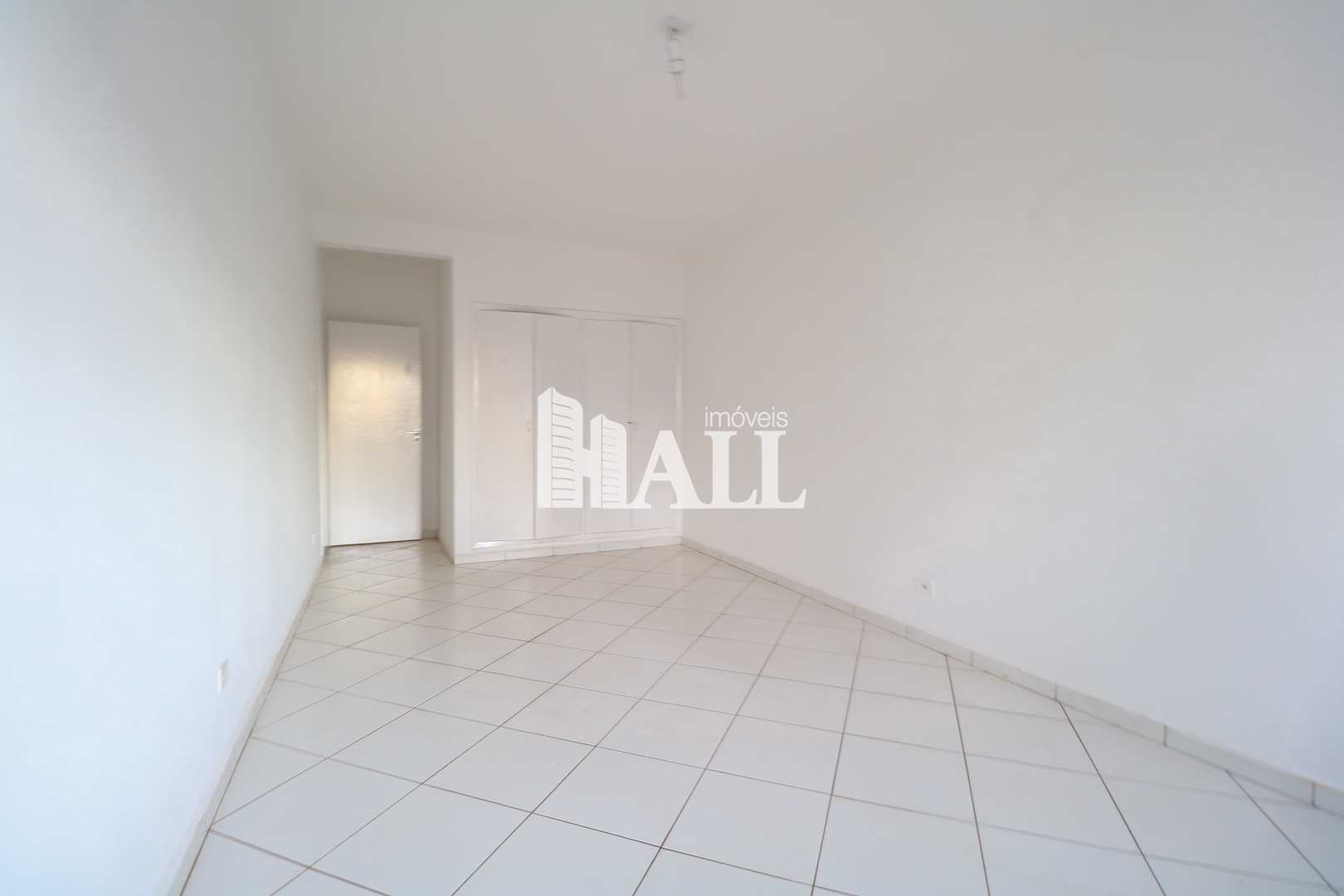 Apartamento à venda com 3 quartos, 145m² - Foto 2