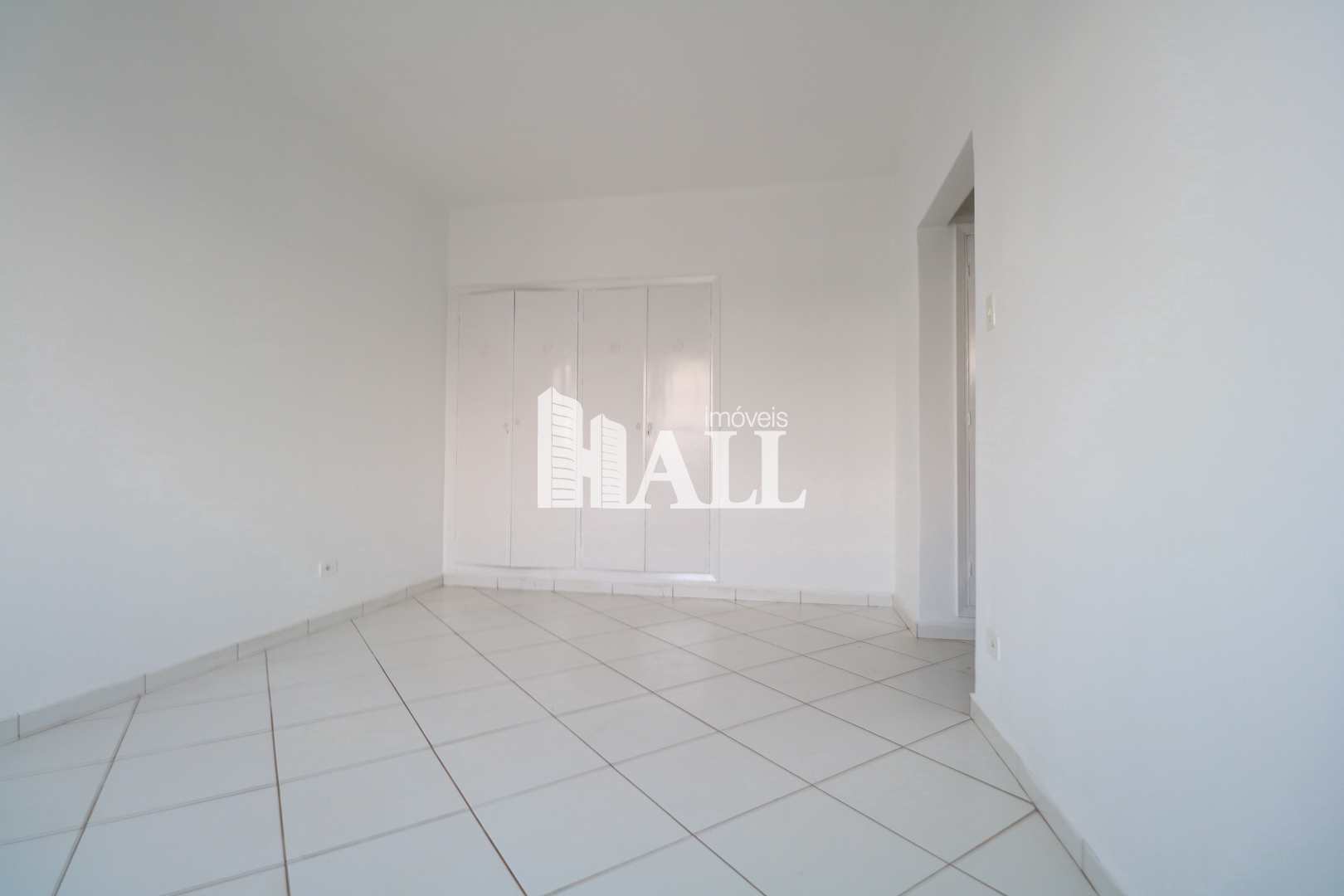 Apartamento à venda com 3 quartos, 145m² - Foto 1