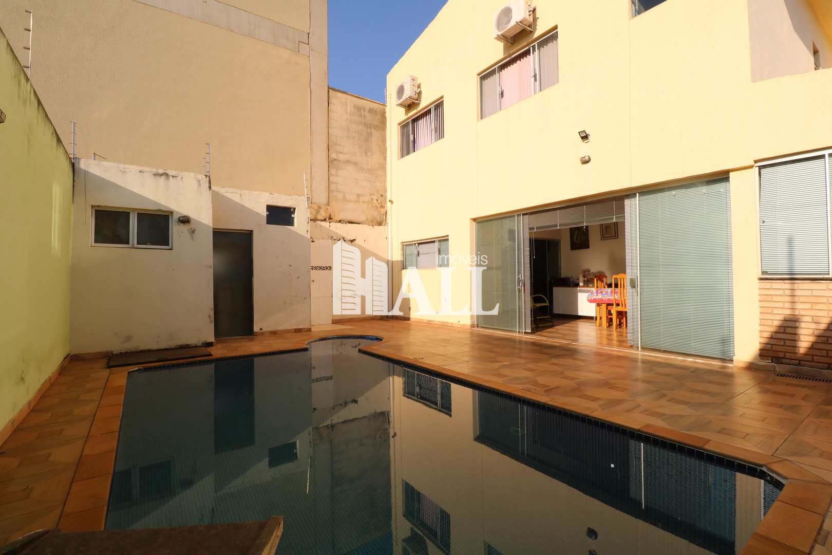 Casa à venda com 3 quartos, 259m² - Foto 2