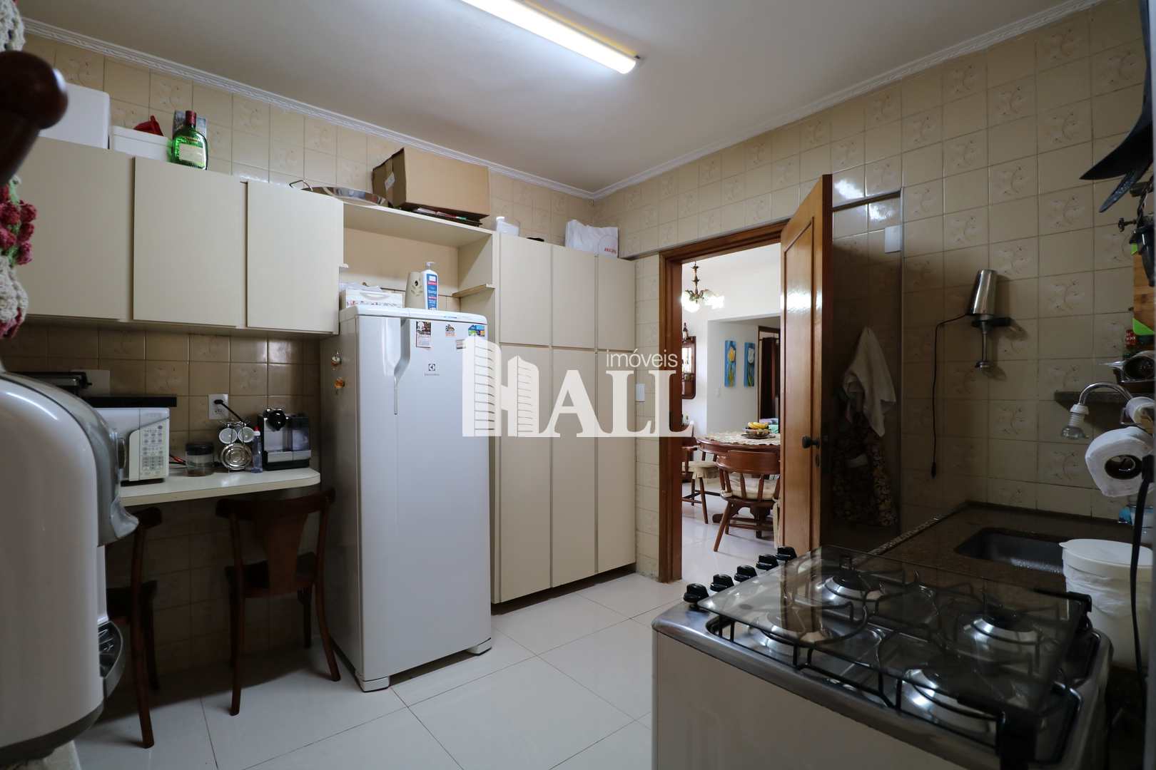 Apartamento à venda com 3 quartos, 128m² - Foto 2