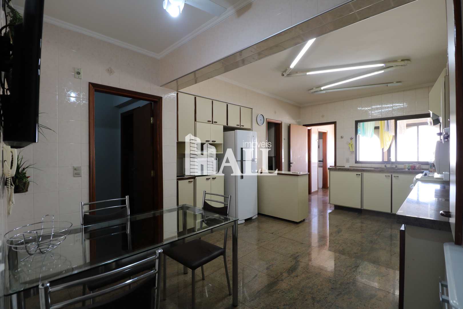 Apartamento à venda com 4 quartos, 264m² - Foto 5