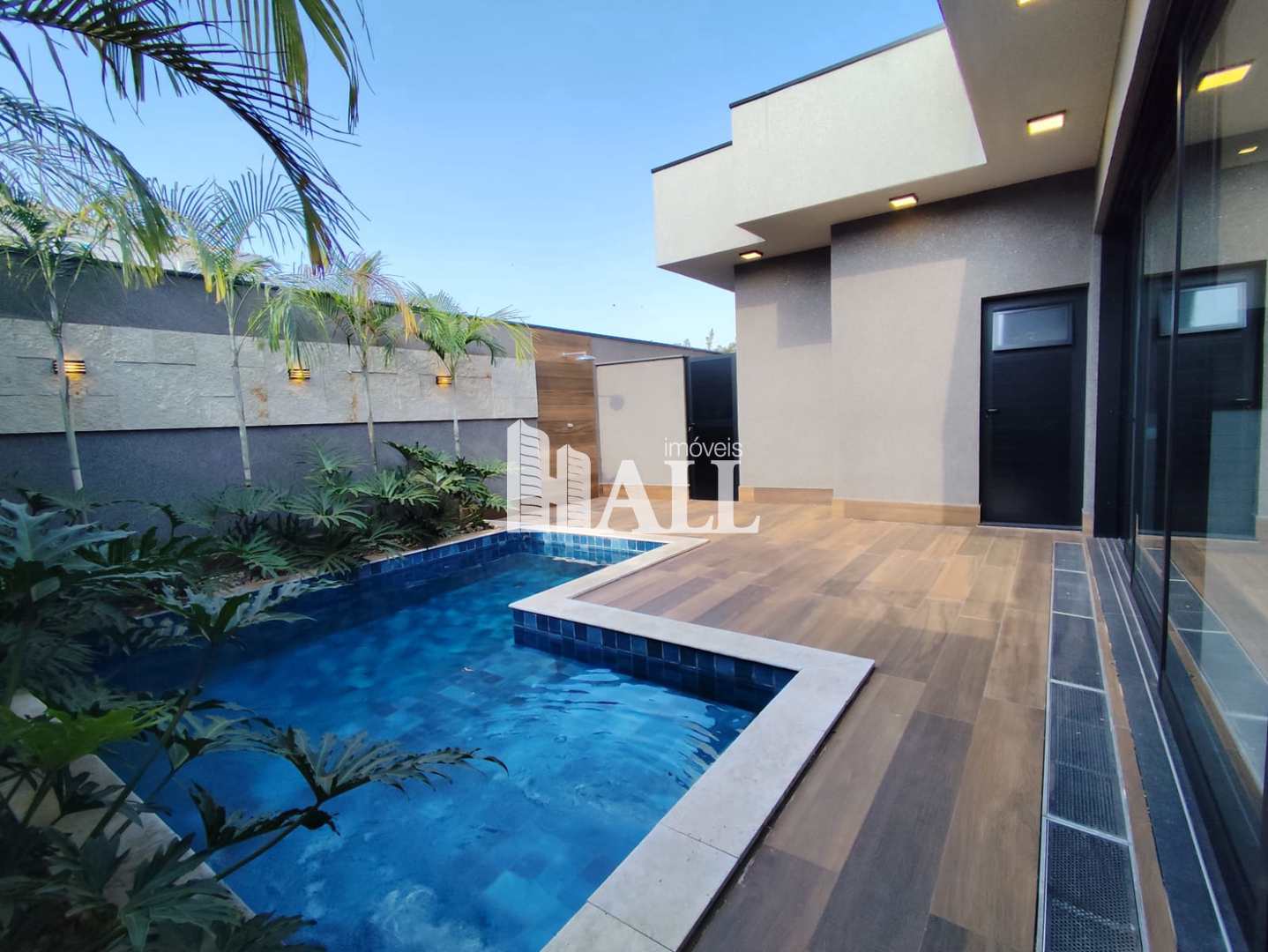 Casa de Condomínio à venda com 4 quartos, 280m² - Foto 1