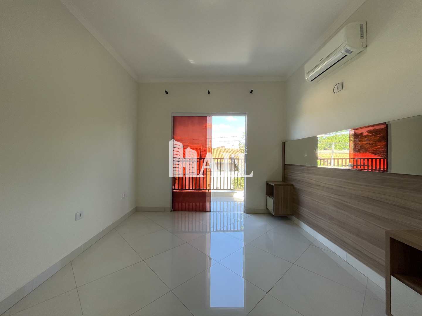 Casa à venda com 4 quartos, 200m² - Foto 8