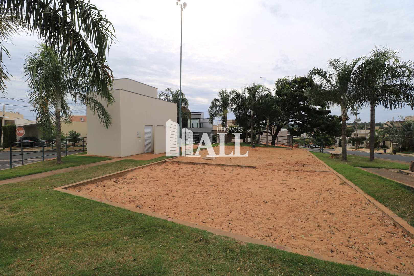 Casa de Condomínio à venda com 3 quartos, 163m² - Foto 1