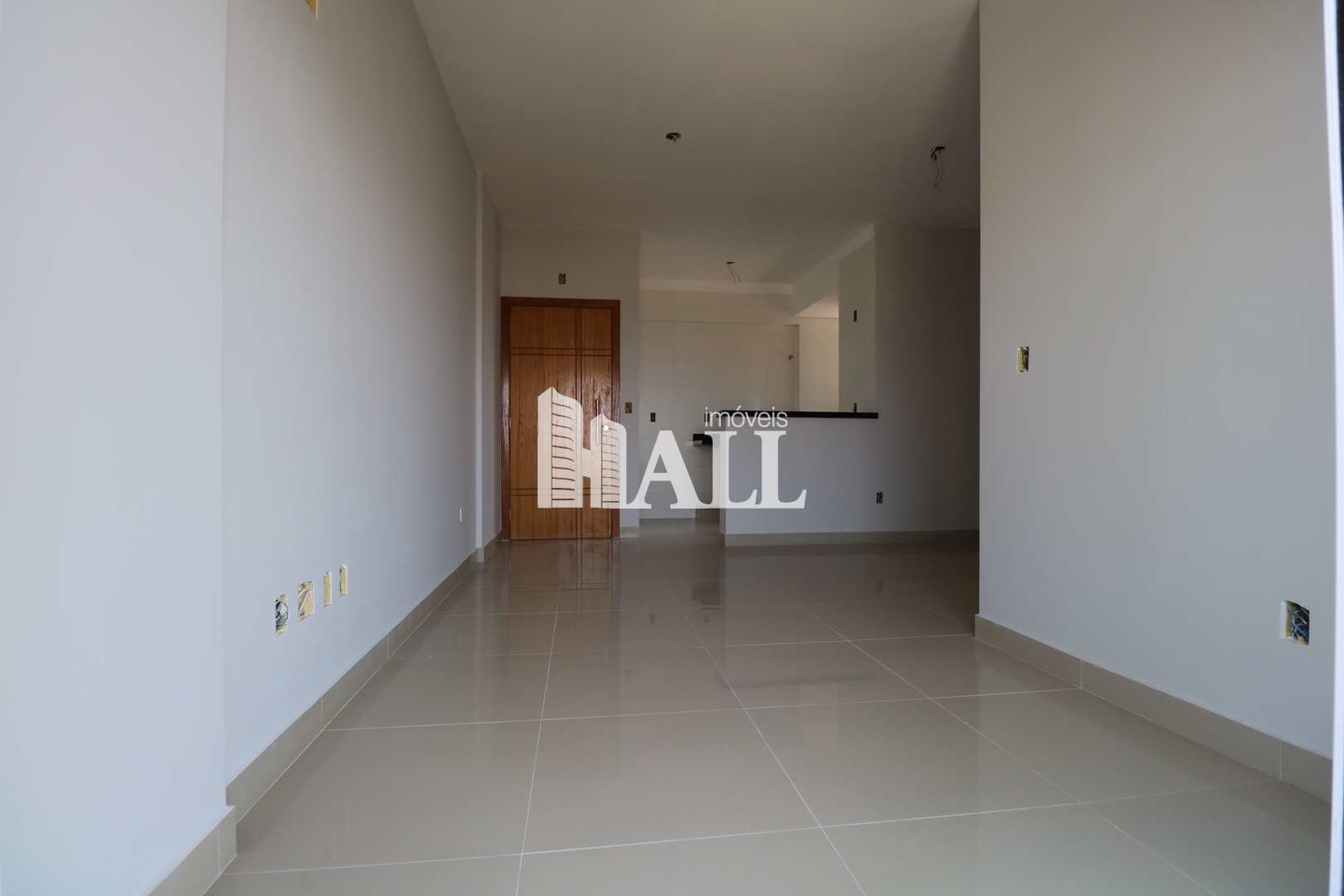 Apartamento à venda com 2 quartos, 70m² - Foto 2