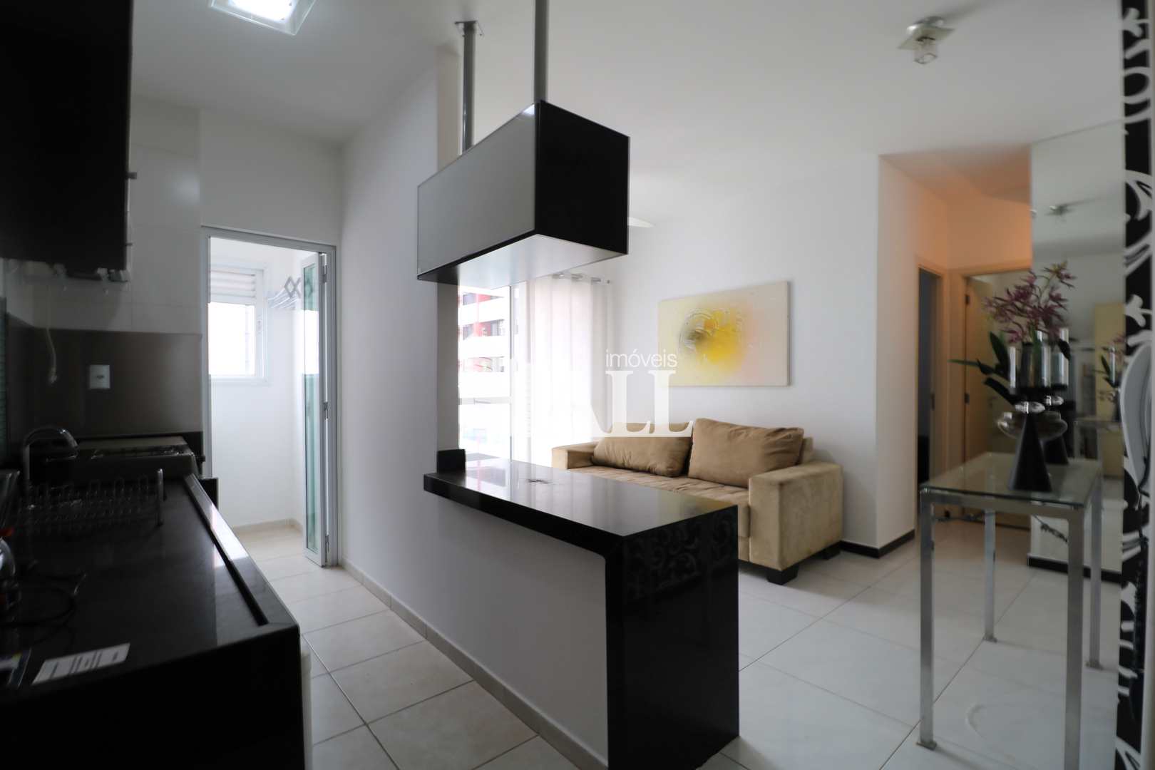 Apartamento à venda com 1 quarto, 50m² - Foto 2