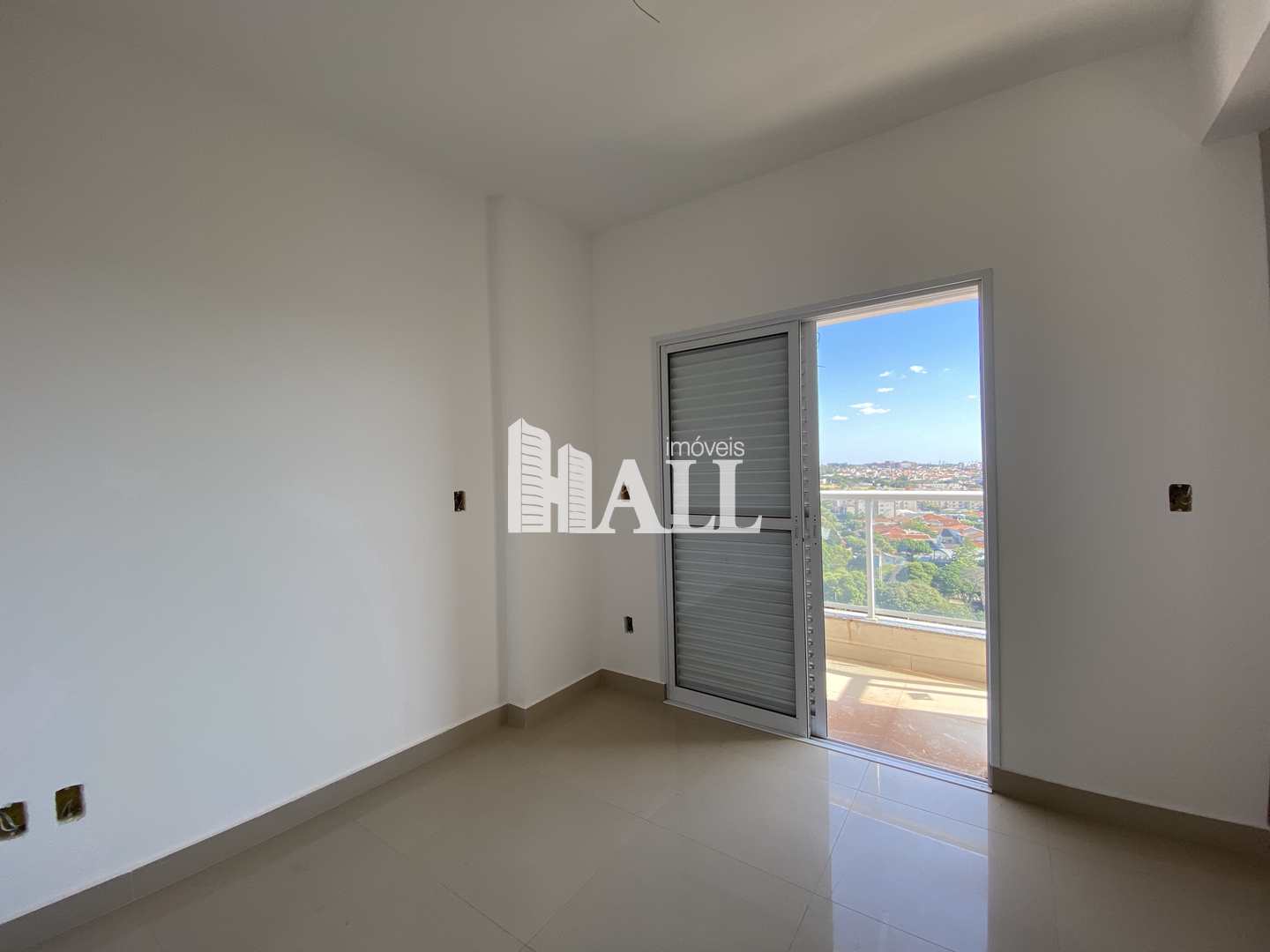 Apartamento à venda com 2 quartos, 70m² - Foto 1