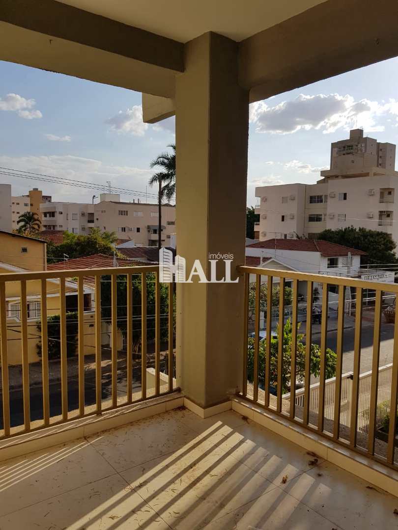 Apartamento à venda com 3 quartos, 144m² - Foto 2