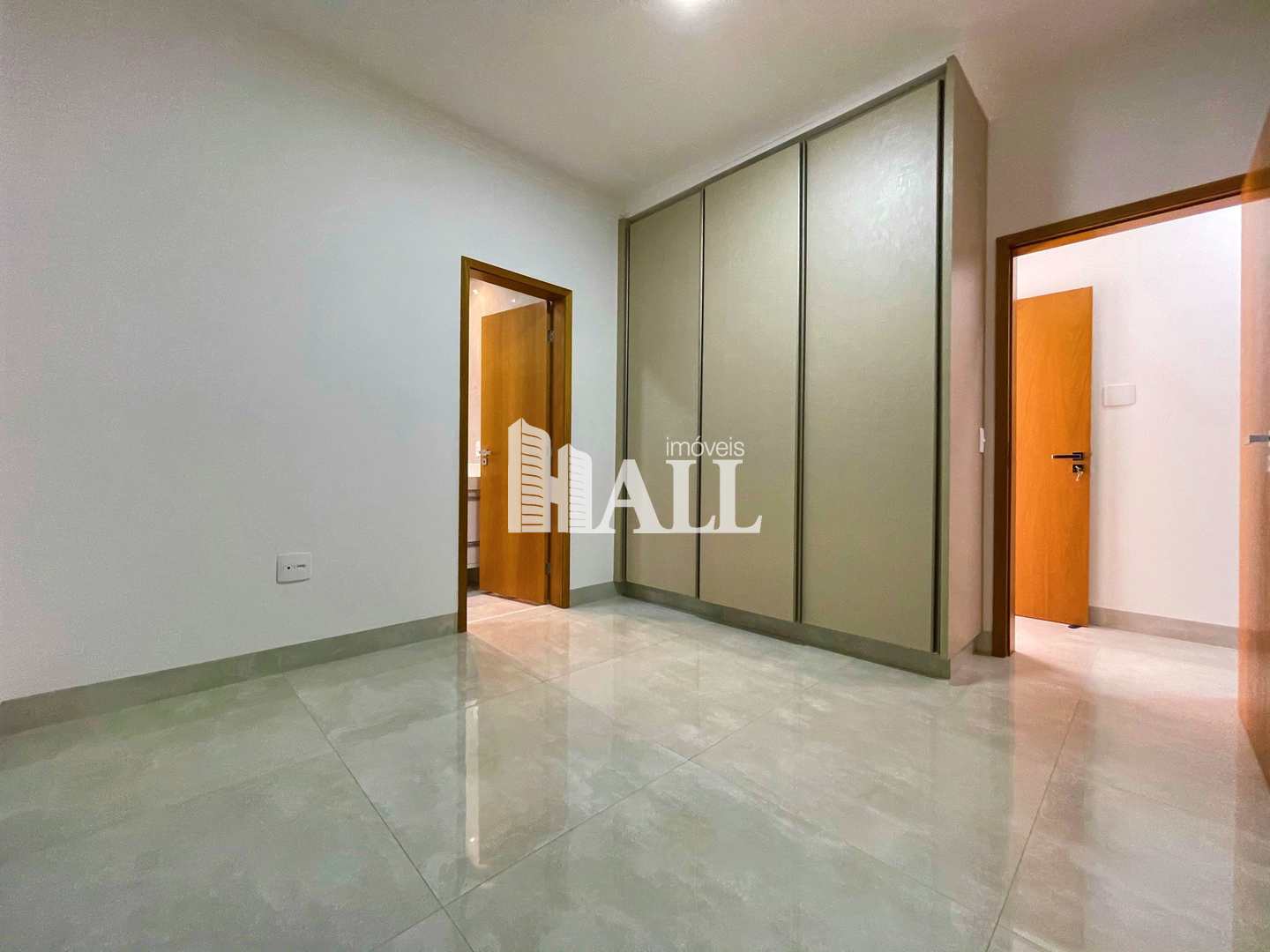 Casa de Condomínio à venda com 4 quartos, 260m² - Foto 4