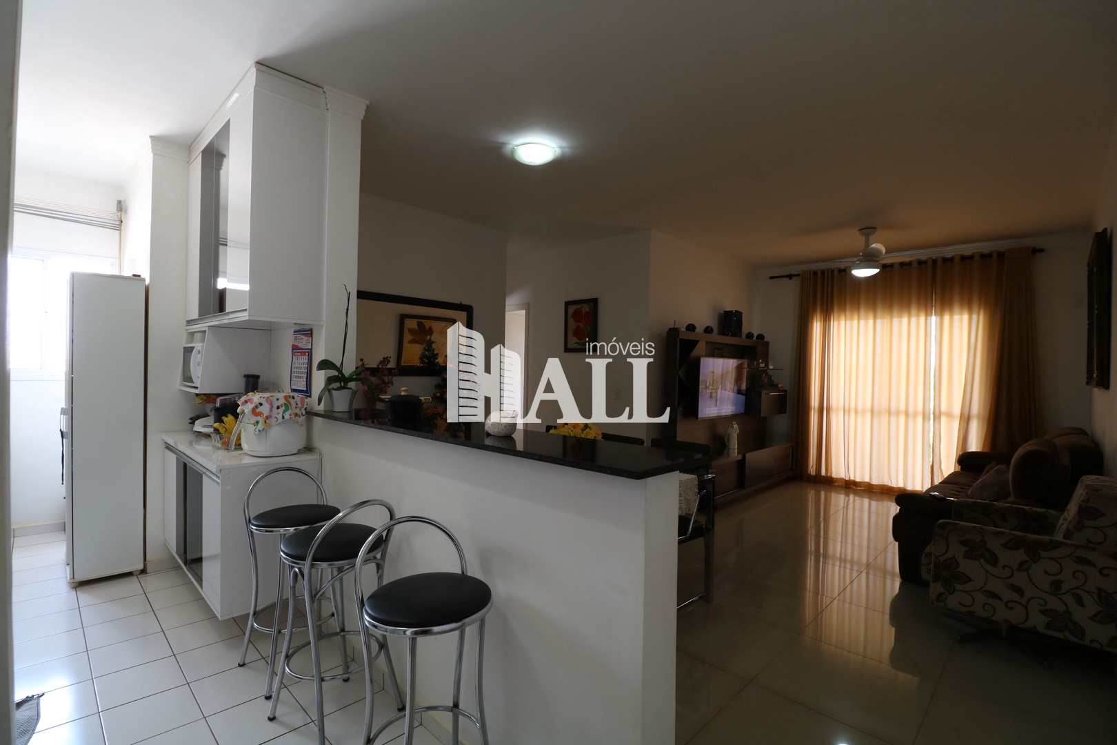 Apartamento à venda com 3 quartos, 90m² - Foto 2