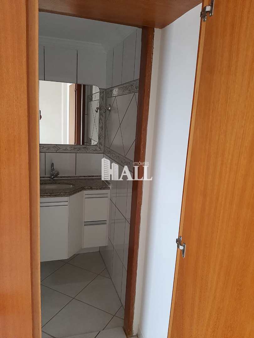 Apartamento à venda com 2 quartos, 70m² - Foto 2