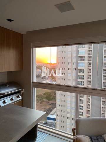 Apartamento à venda com 2 quartos, 105m² - Foto 2