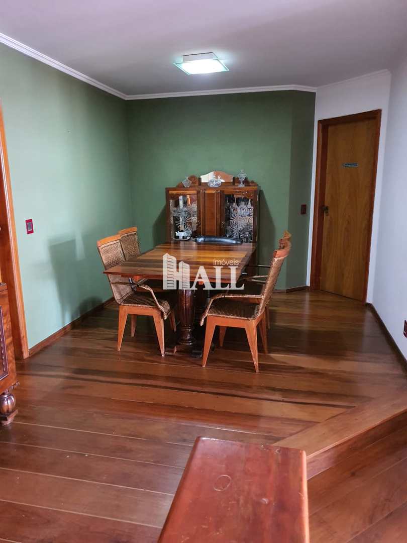 Apartamento à venda com 3 quartos, 140m² - Foto 4