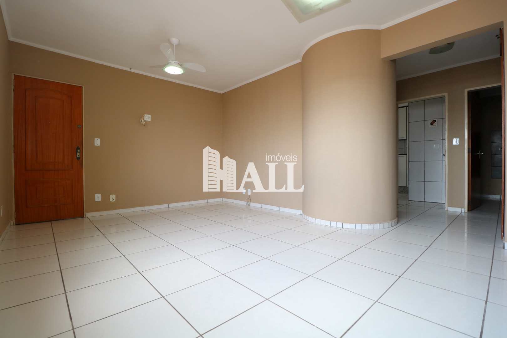 Apartamento à venda com 3 quartos, 75m² - Foto 2