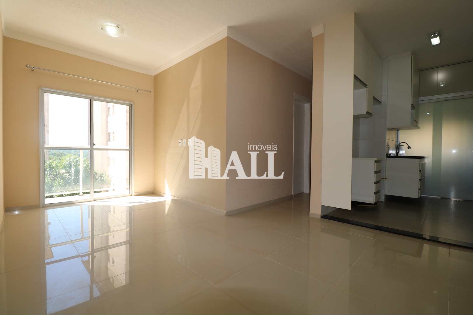 Apartamento à venda com 2 quartos, 60m² - Foto 1