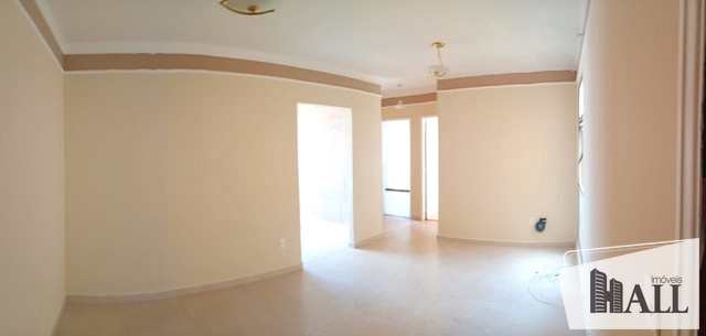 Apartamento à venda com 2 quartos, 70m² - Foto 3