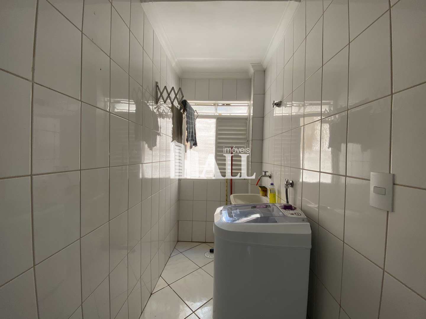 Apartamento à venda com 2 quartos, 70m² - Foto 3