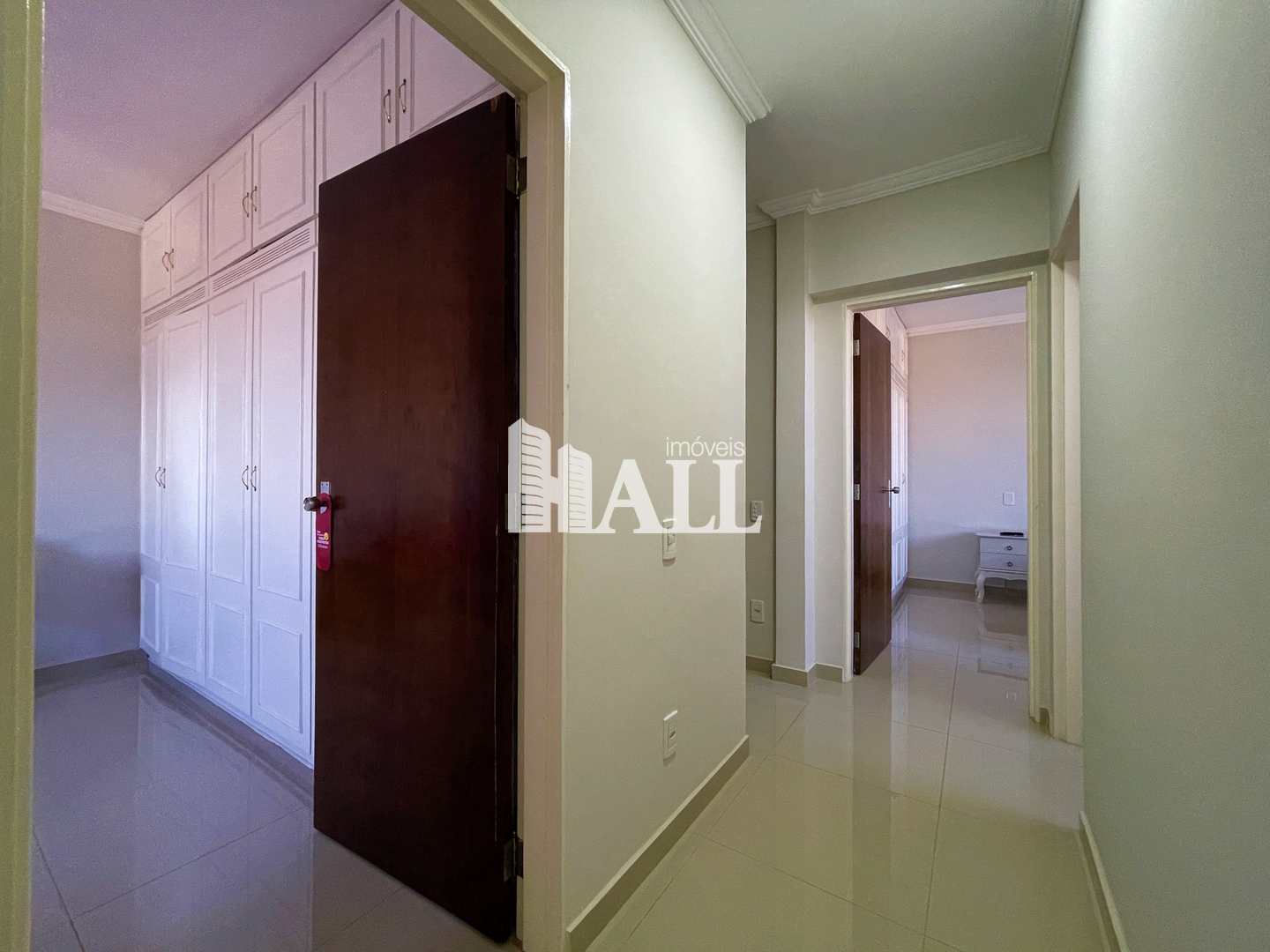 Apartamento à venda com 3 quartos, 130m² - Foto 3