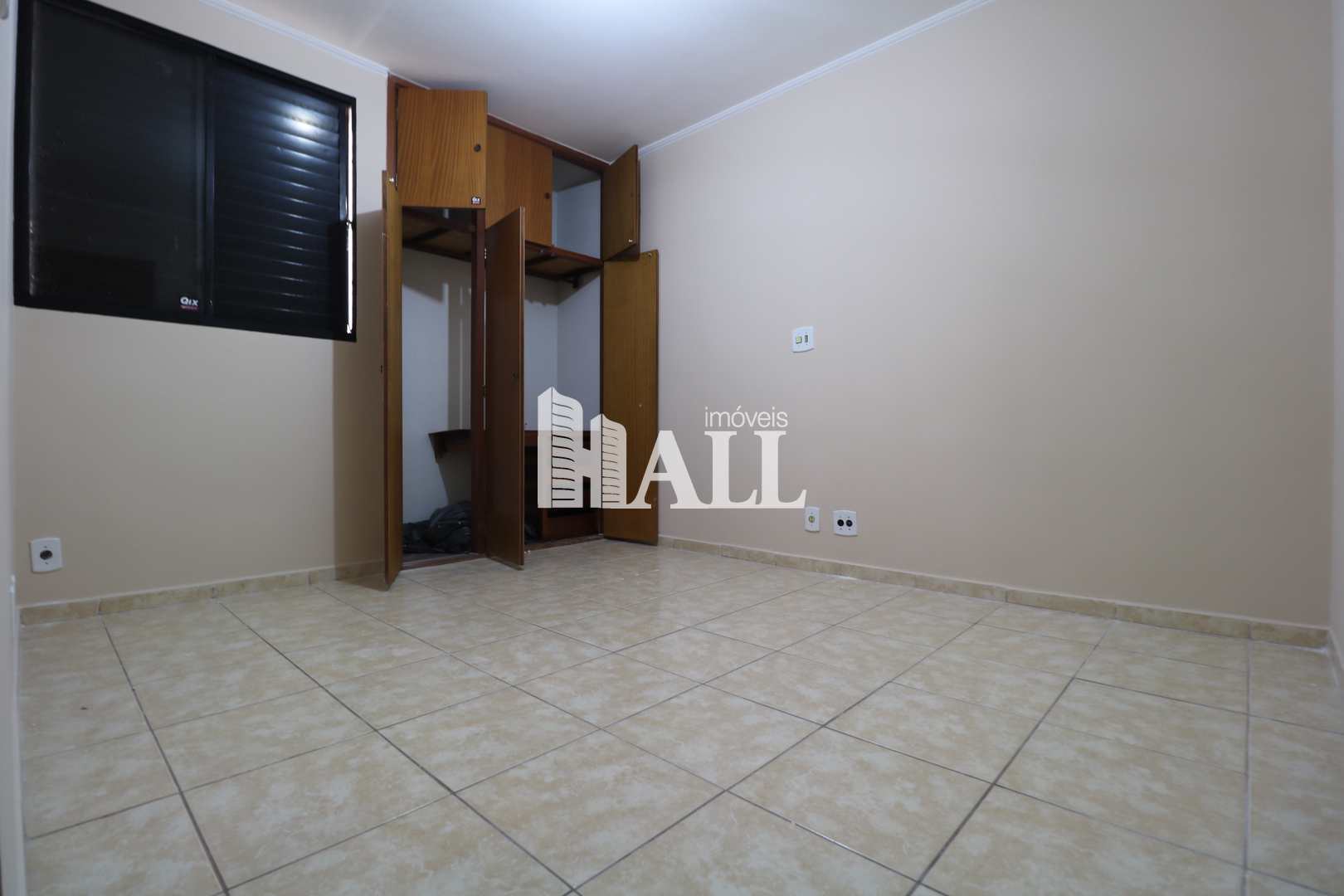 Apartamento à venda com 2 quartos, 66m² - Foto 4