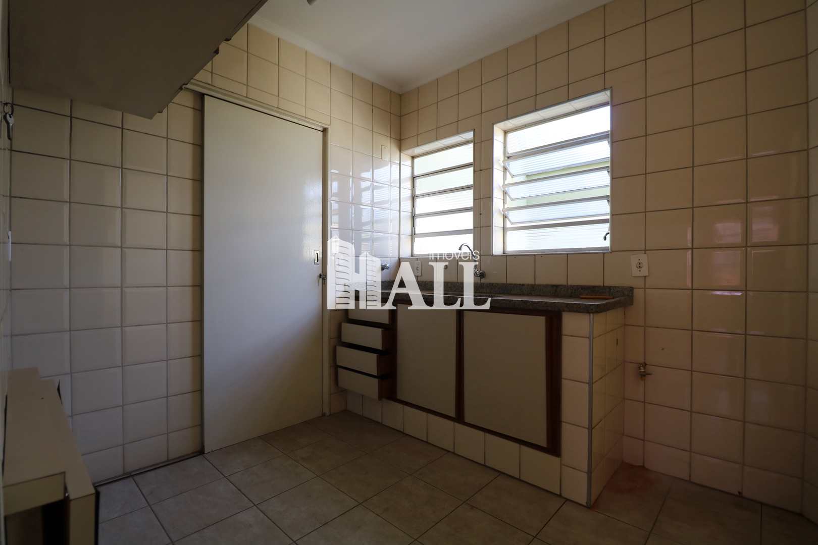 Apartamento à venda com 3 quartos, 90m² - Foto 3