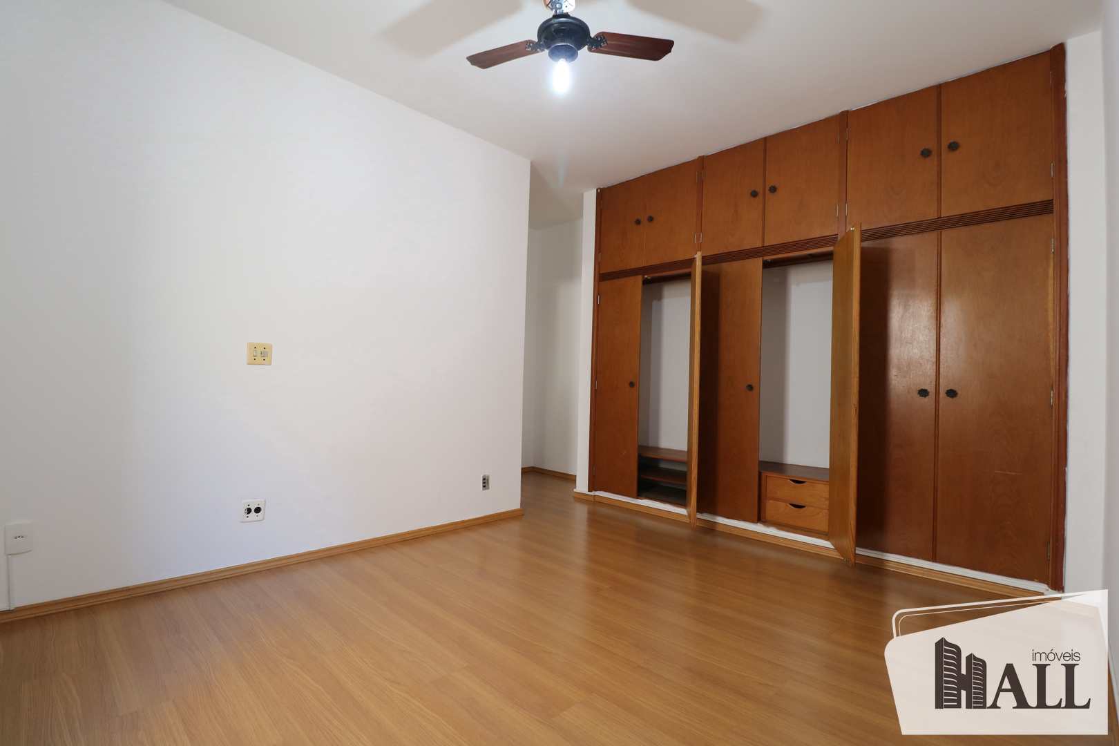 Apartamento à venda com 3 quartos, 157m² - Foto 8