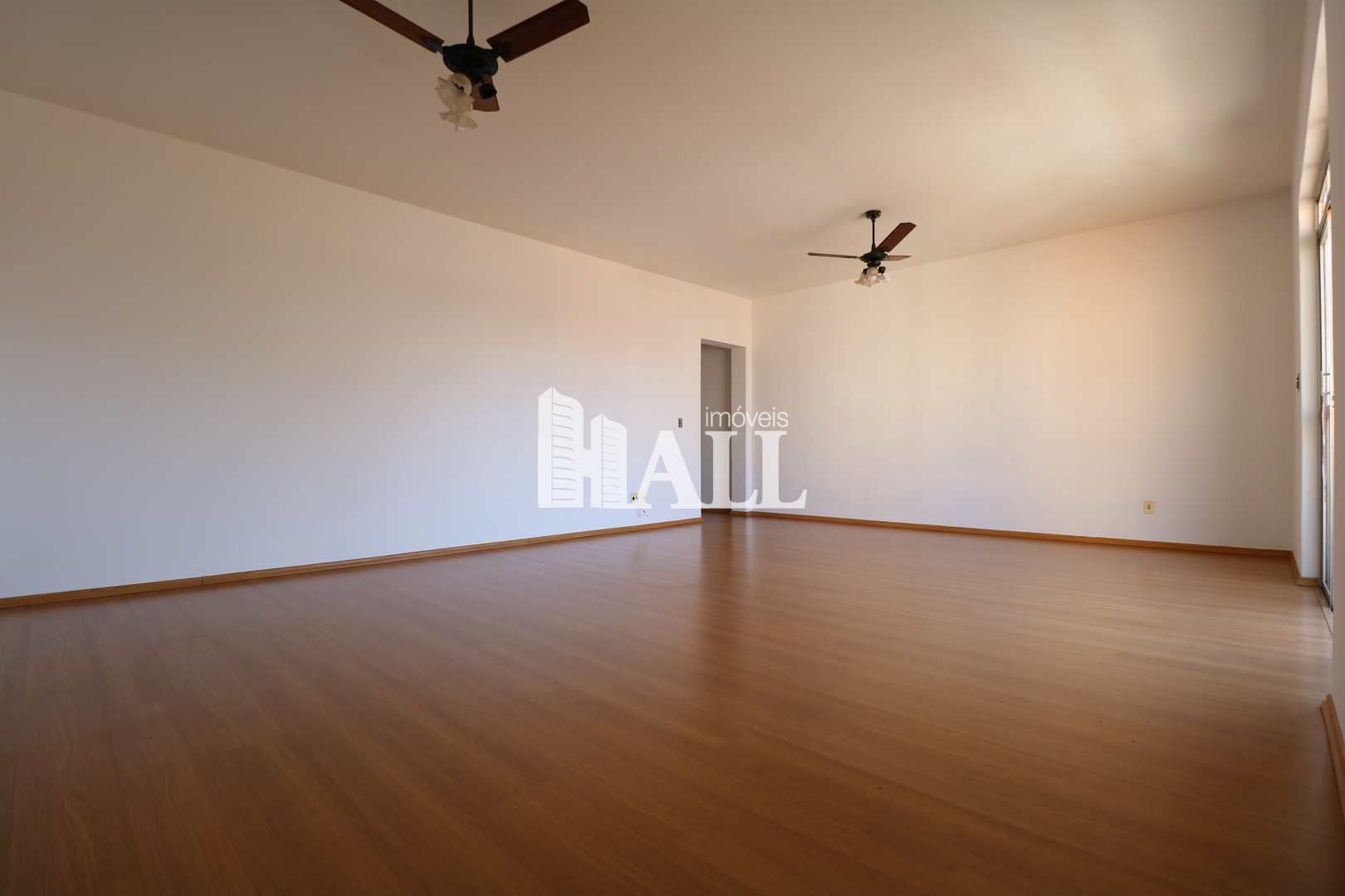 Apartamento à venda com 3 quartos, 157m² - Foto 1