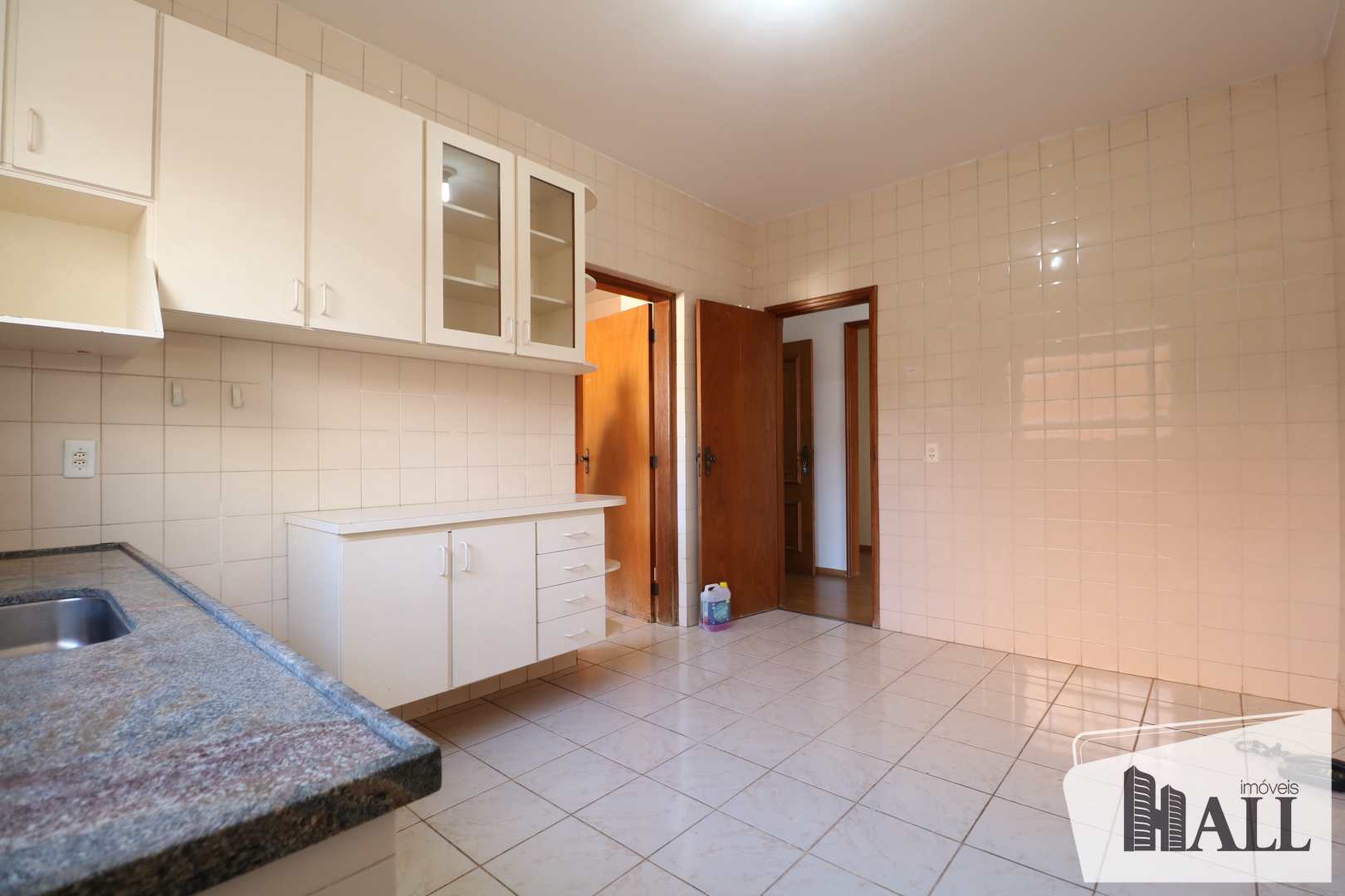 Apartamento à venda com 3 quartos, 157m² - Foto 4