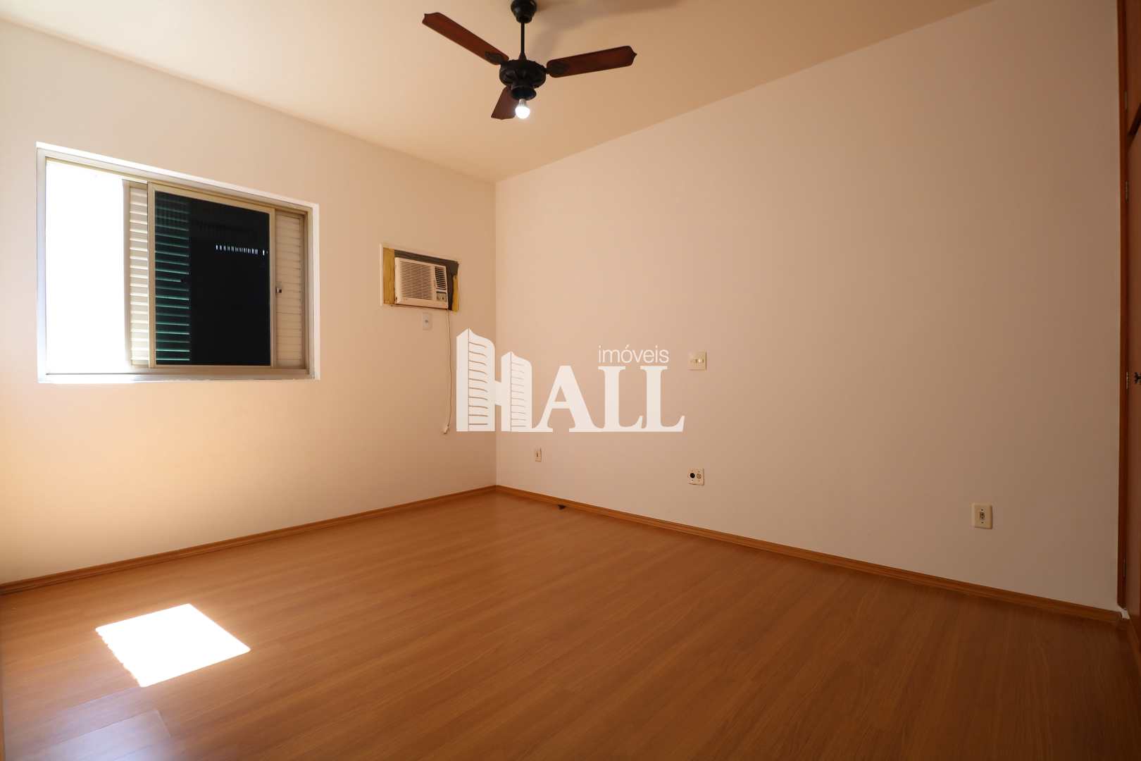 Apartamento à venda com 3 quartos, 157m² - Foto 13