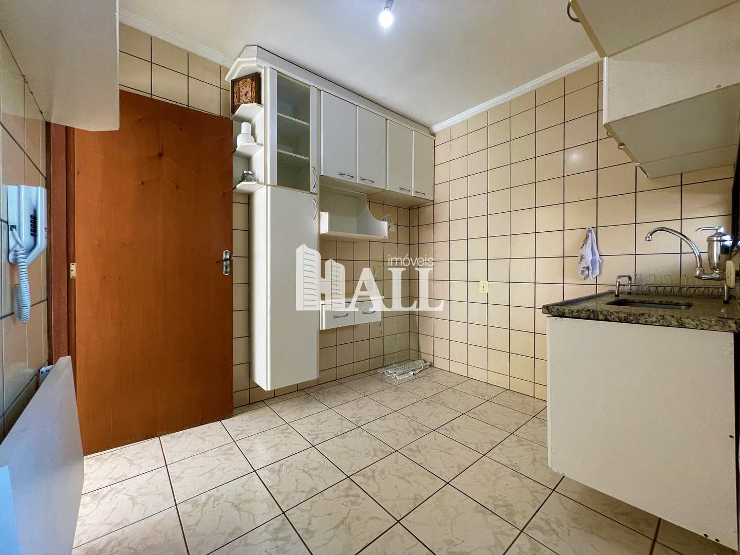 Apartamento à venda com 2 quartos, 61m² - Foto 2