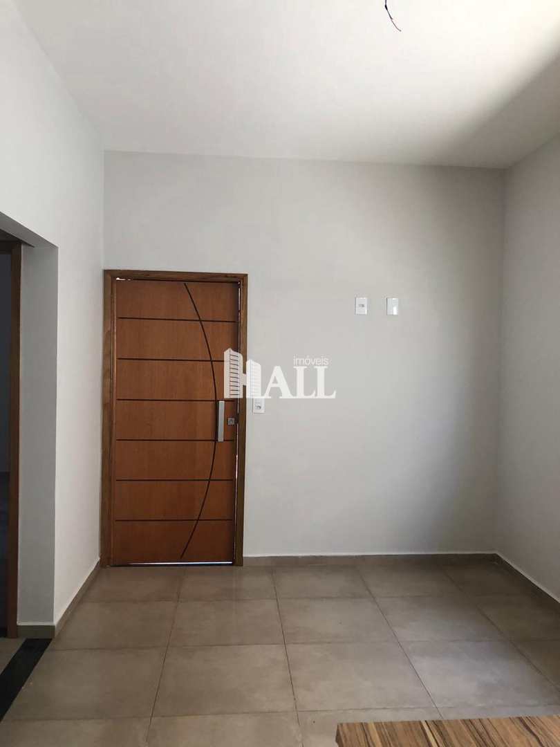 Casa à venda com 2 quartos, 200m² - Foto 2