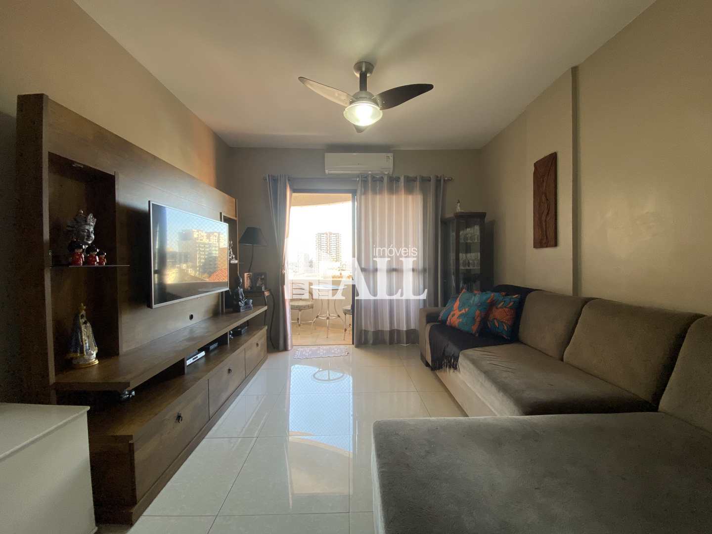 Apartamento à venda com 3 quartos, 110m² - Foto 3