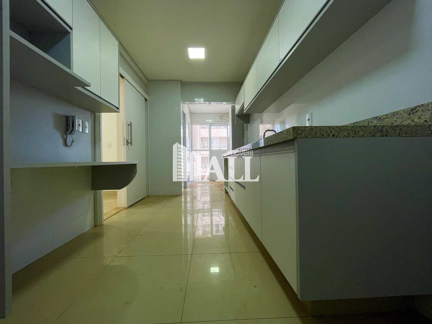 Apartamento à venda com 3 quartos, 137m² - Foto 5