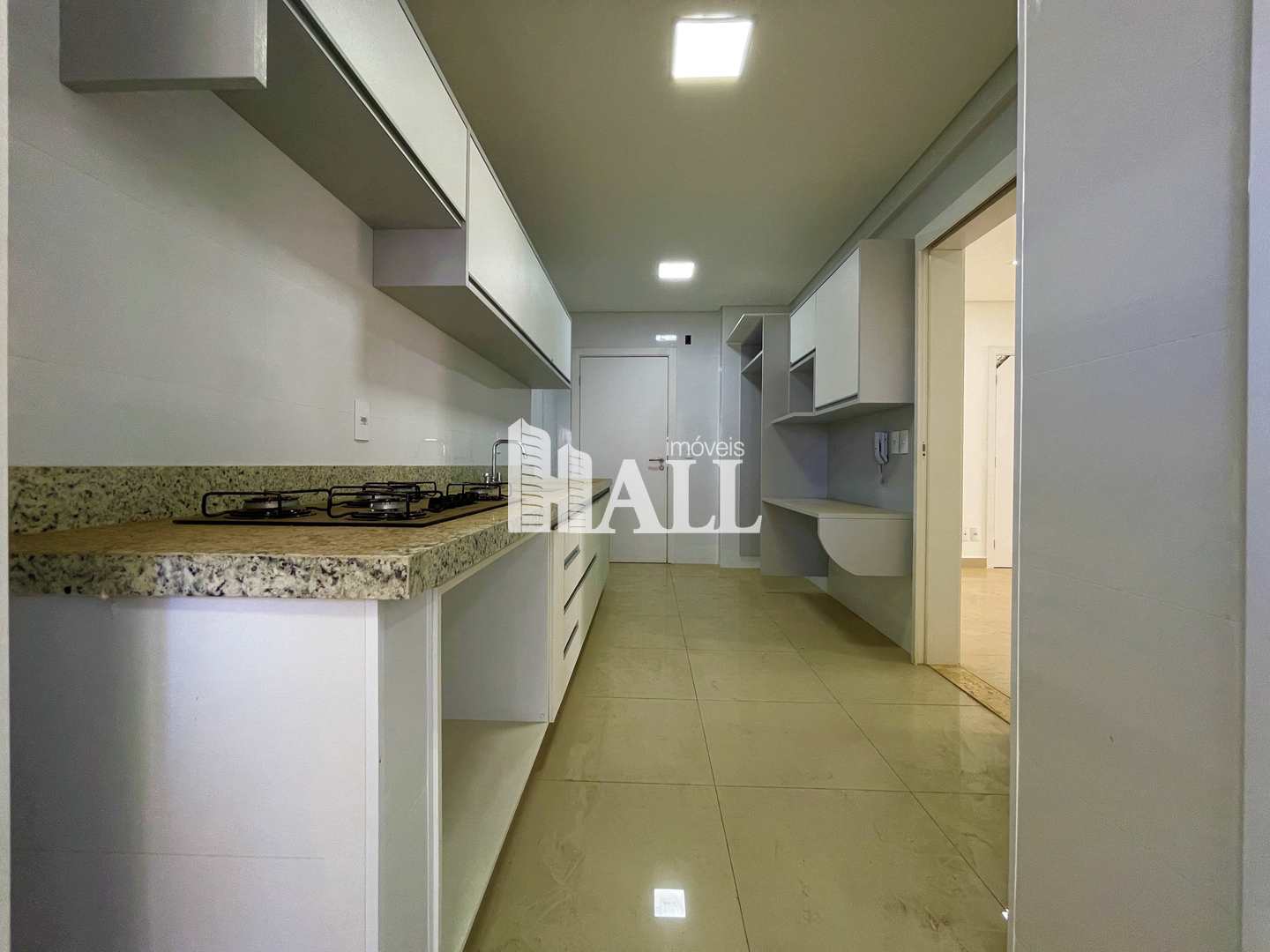 Apartamento à venda com 3 quartos, 137m² - Foto 4