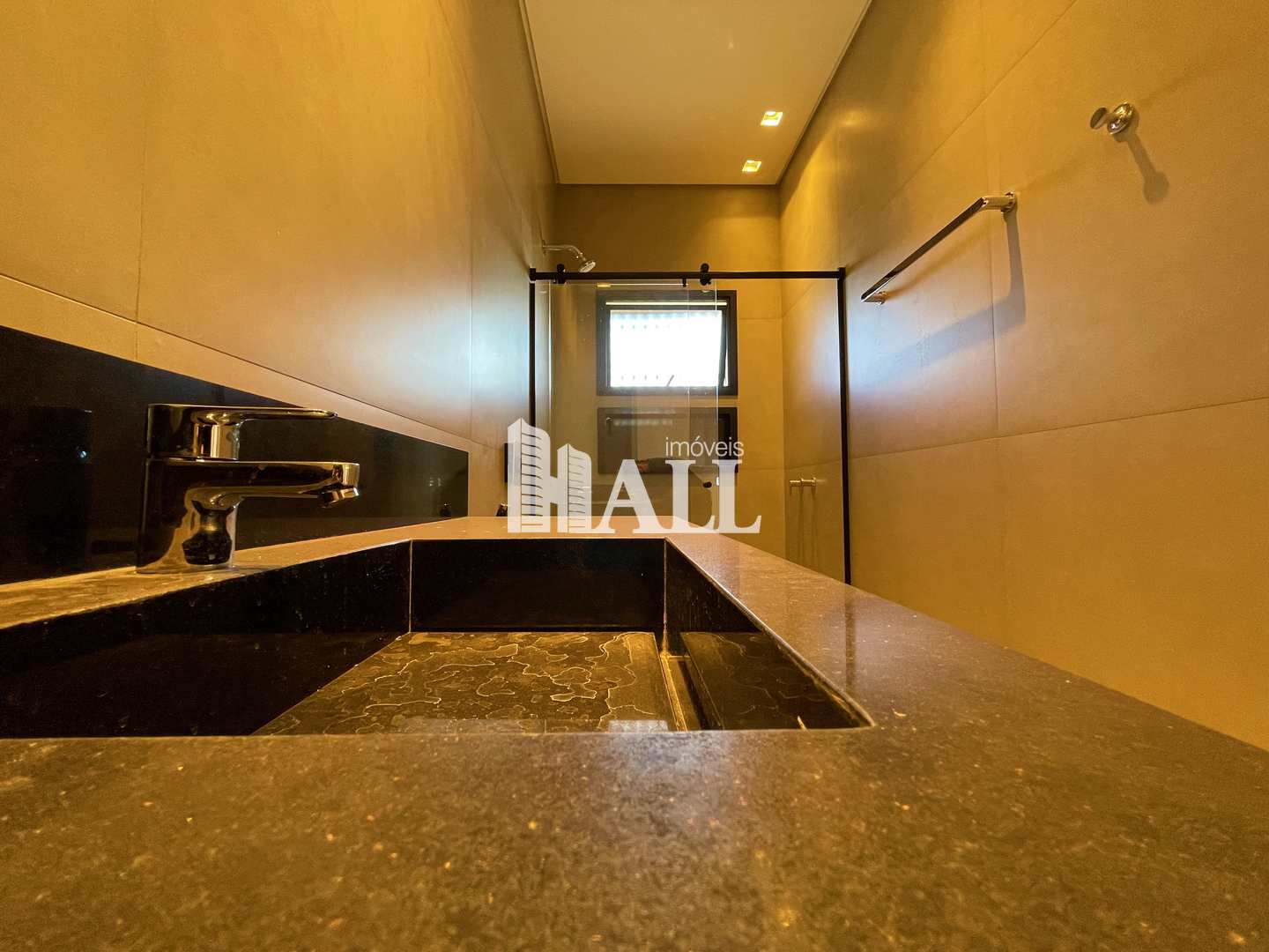 Casa de Condomínio à venda com 4 quartos, 363m² - Foto 4