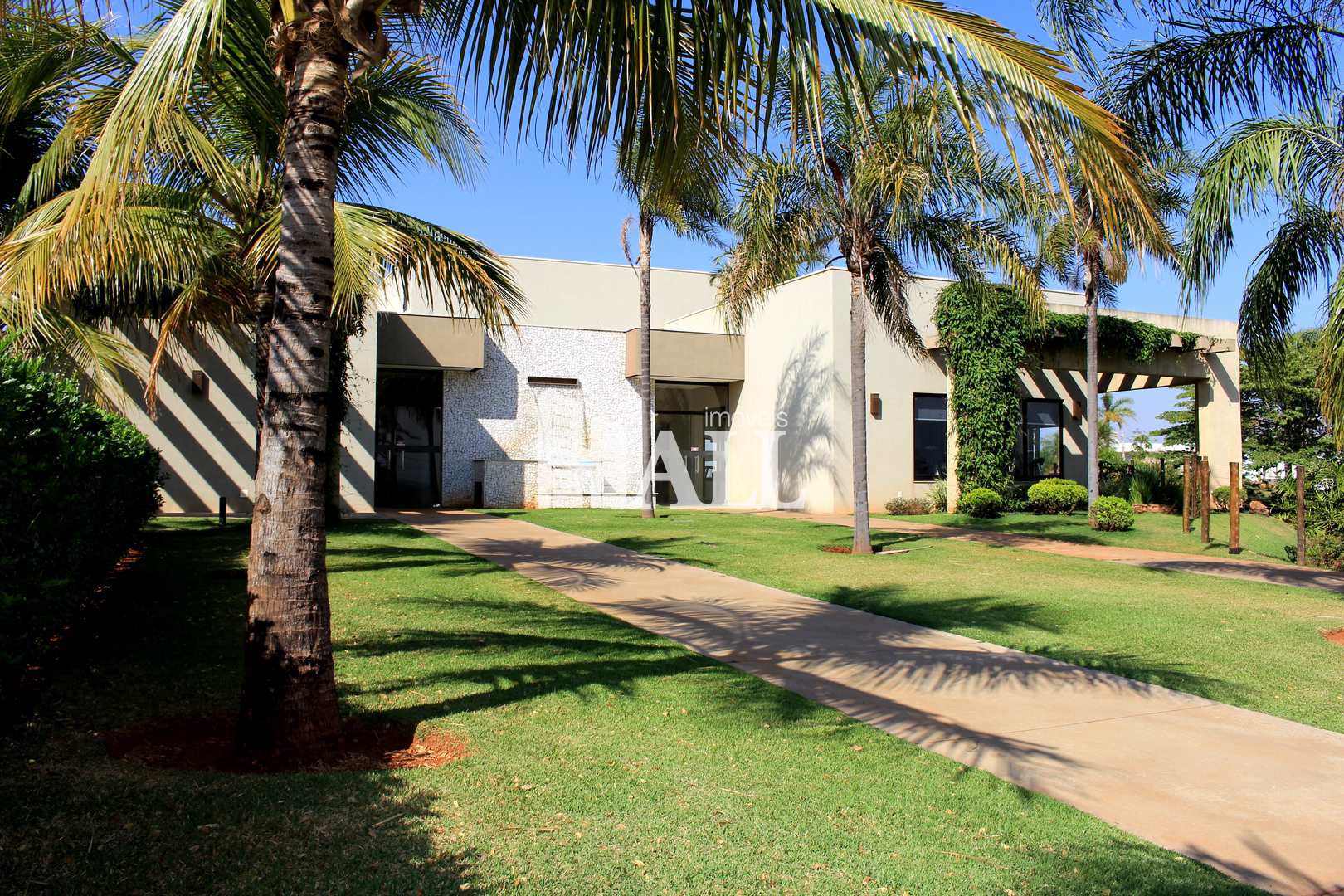 Casa à Venda Condomínio Village Damha III com 3 Quartos Achou Mudou