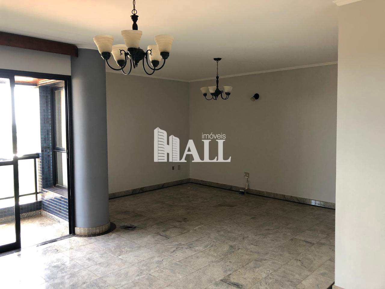 Apartamento à venda com 3 quartos, 136m² - Foto 1