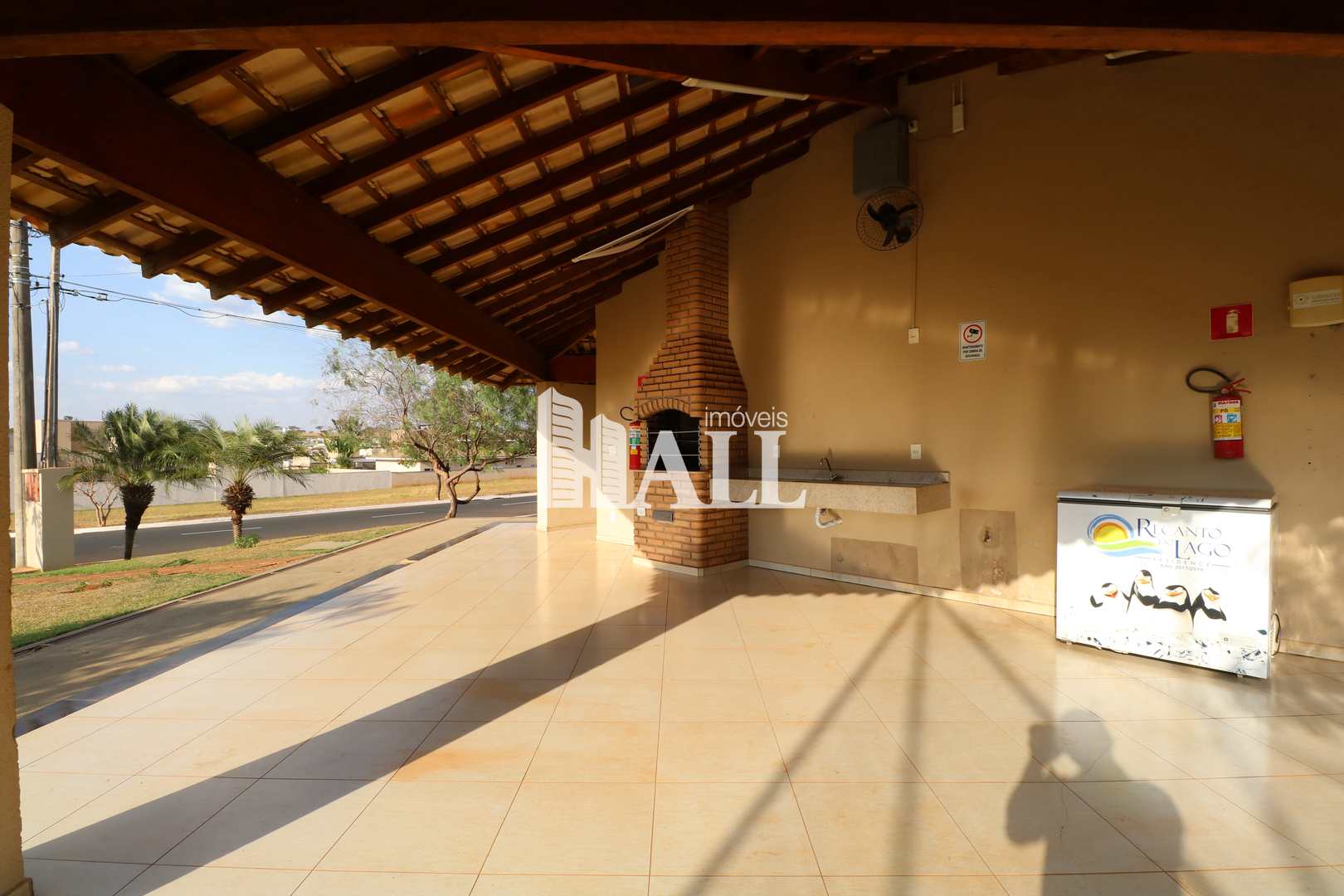 Casa de Condomínio à venda com 3 quartos, 250m² - Foto 28