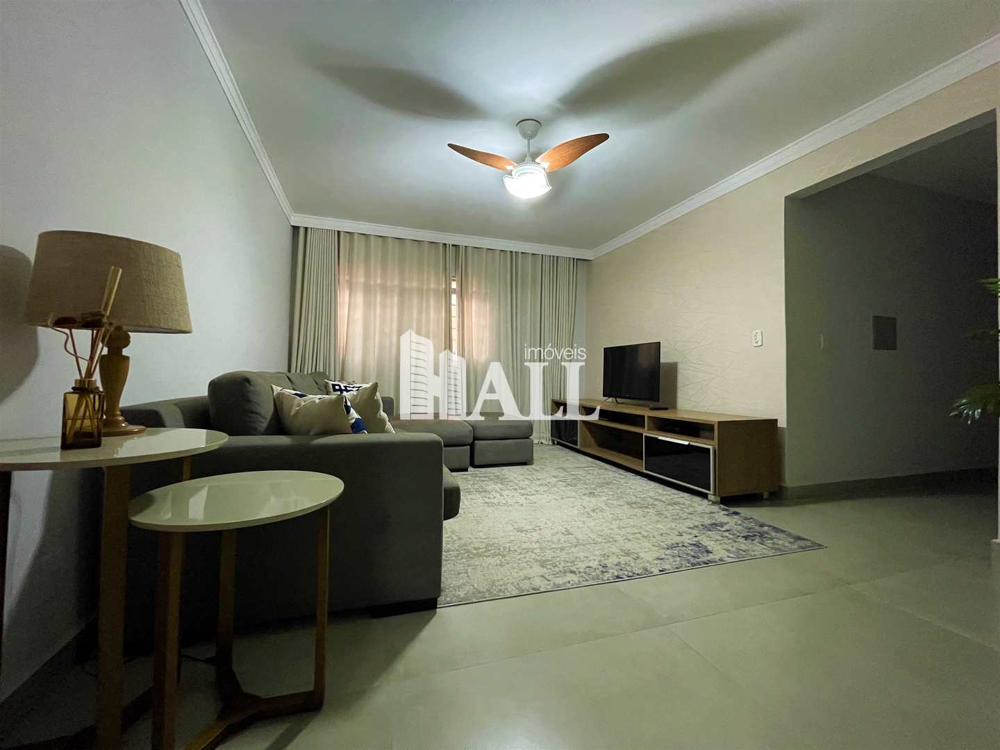 Apartamento à venda com 3 quartos, 138m² - Foto 2