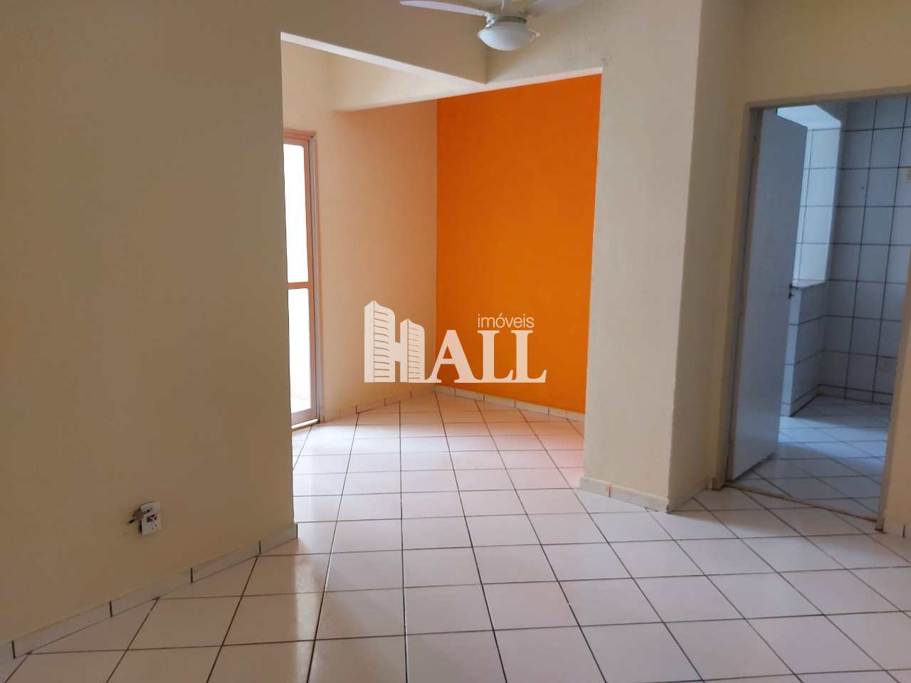 Apartamento à venda com 2 quartos, 70m² - Foto 2