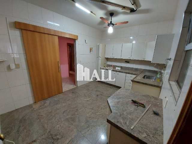 Apartamento à venda com 4 quartos, 258m² - Foto 2