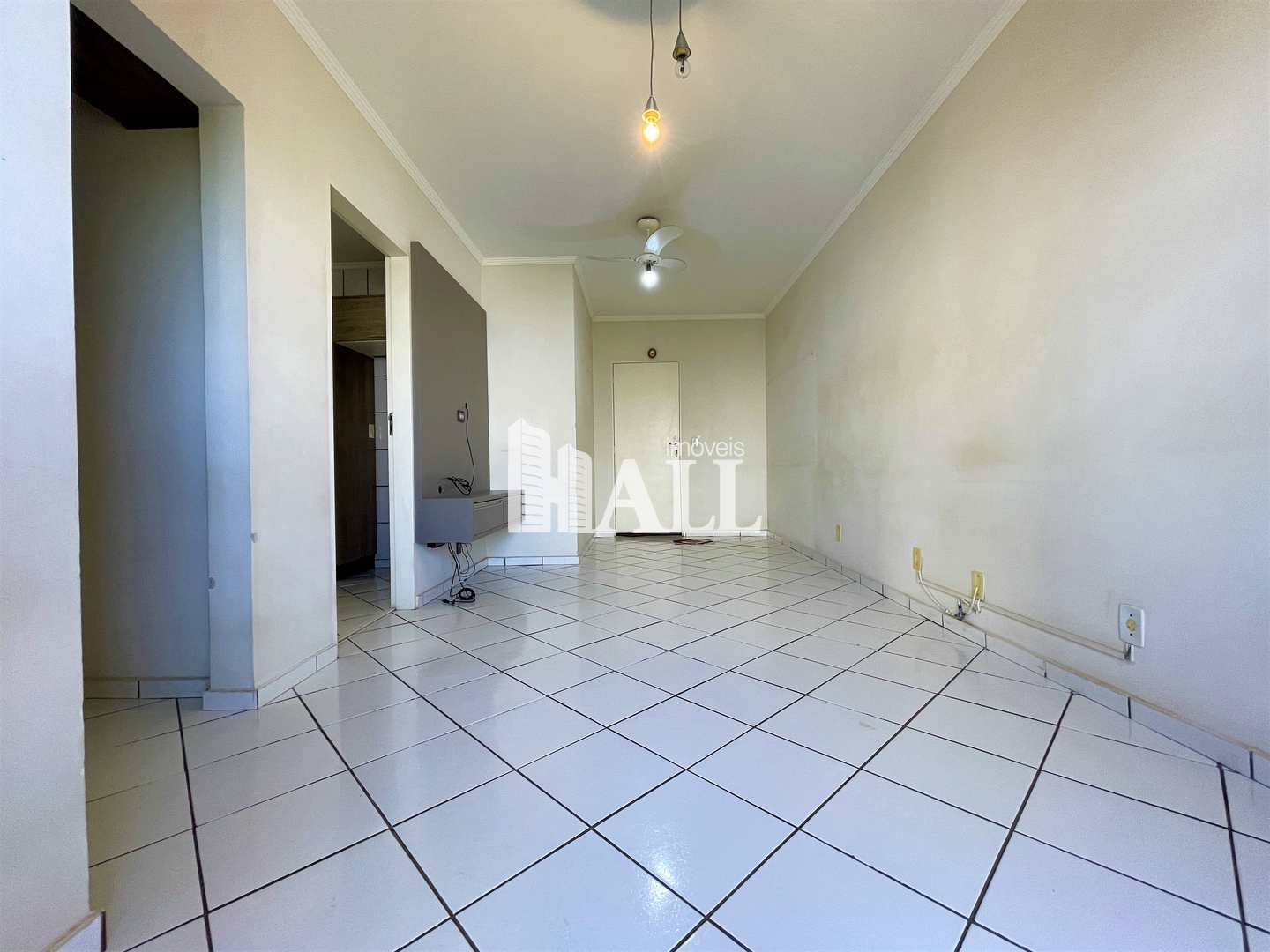 Apartamento à venda com 2 quartos, 65m² - Foto 2