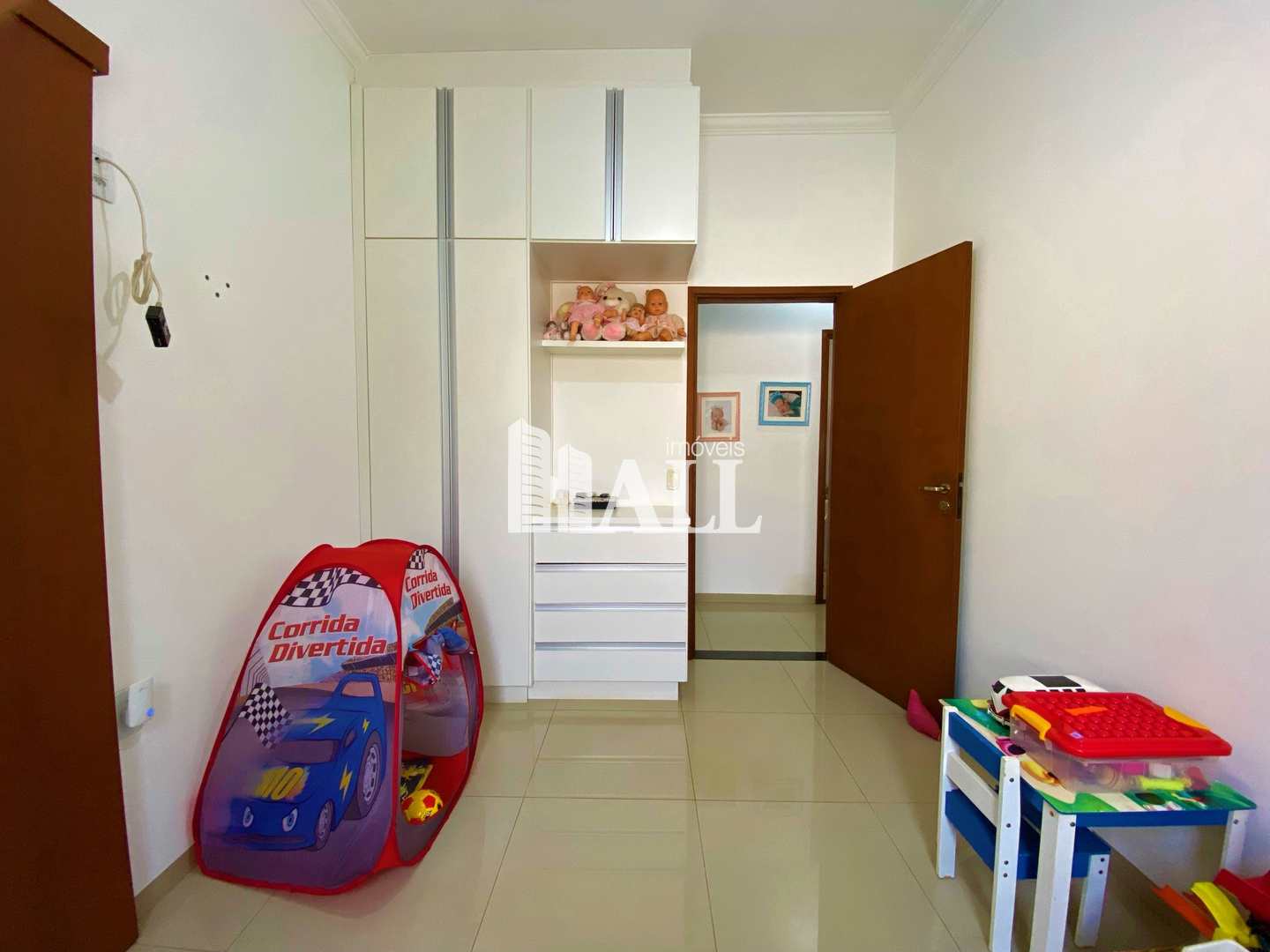 Casa à venda com 4 quartos, 245m² - Foto 10