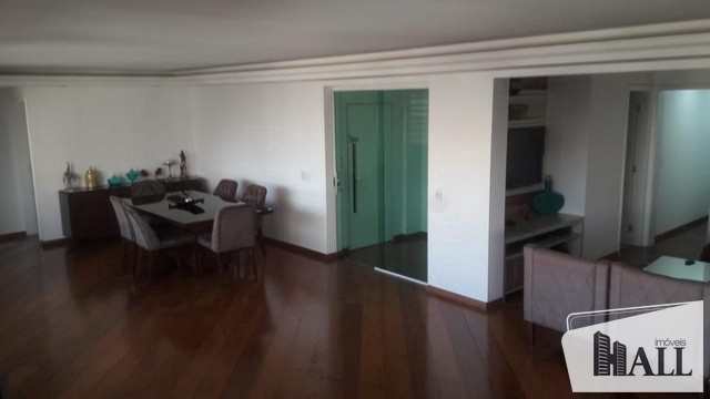 Apartamento à venda com 4 quartos, 200m² - Foto 2