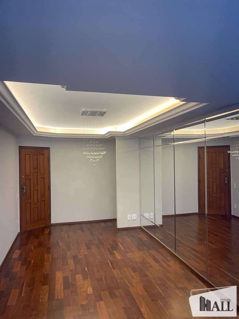 Apartamento à venda com 3 quartos, 135m² - Foto 1