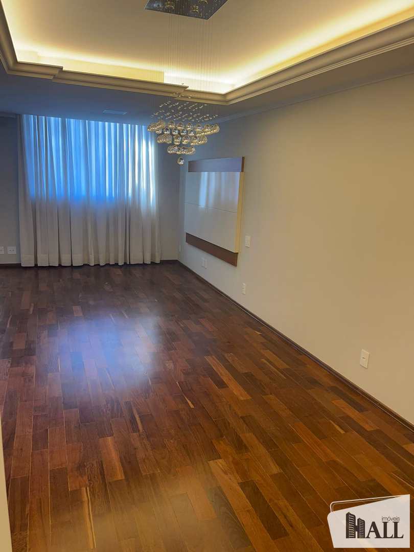 Apartamento à venda com 3 quartos, 135m² - Foto 3